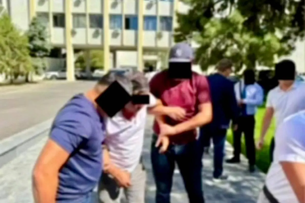«Дорога из миллионов». В Кыргызстане задержан начальник лесхоза при получении 5 млн сомов
