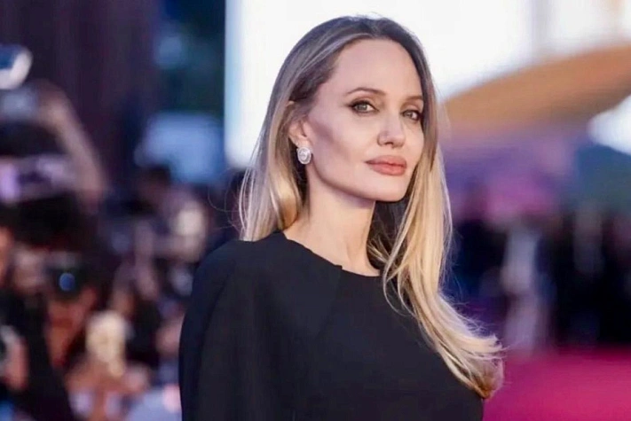 Анджелина Джоли готовится к жизни вне США