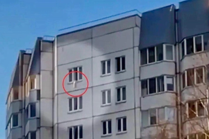 В Петербурге младенец выжил после падения из окна