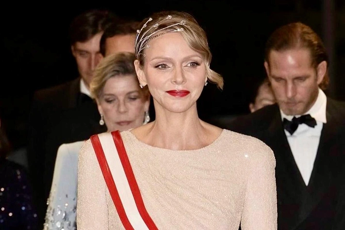 Редкий выход княгини в тиаре на Национальный день Монако