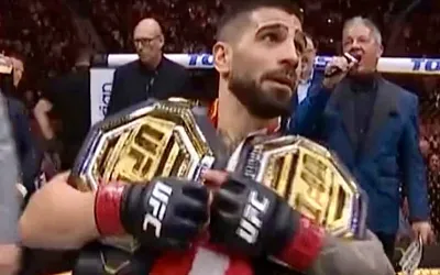 Илья Топурия стал чемпионом UFC в лёгком весе, нокаутировав Чарльза Оливейру