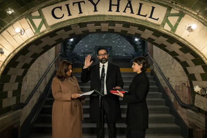 Новый мэр Нью-Йорка Мамдани принял присягу на Коране