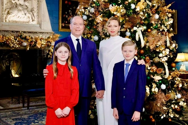 Княжеская семья Монако продолжила новогодние поздравления