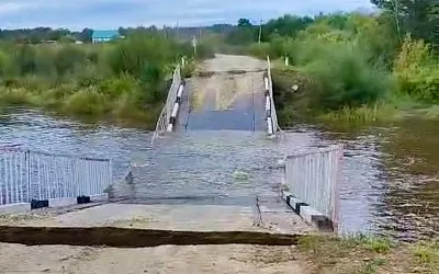 В Амурской области обрушился мост: село Светильное отрезано
