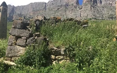 В горах Кавказа нашли неизвестную древнюю башню