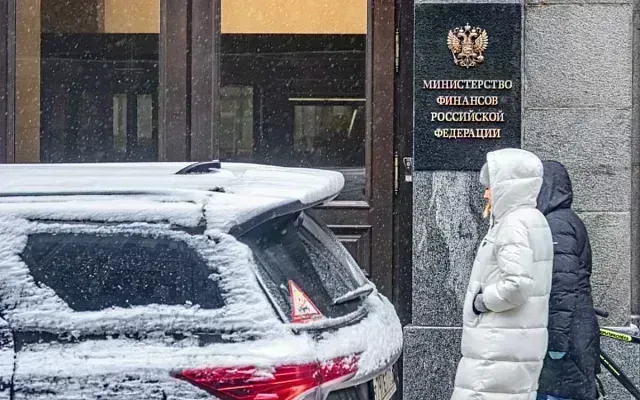 Дефицит российского бюджета в январе достиг почти 1,7 трлн рублей