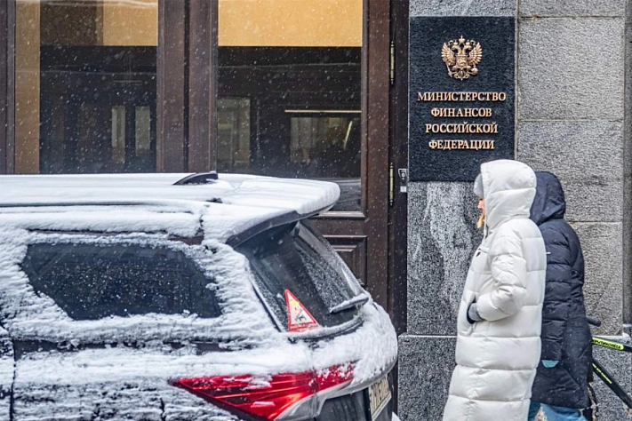 Дефицит российского бюджета в январе достиг почти 1,7 трлн рублей