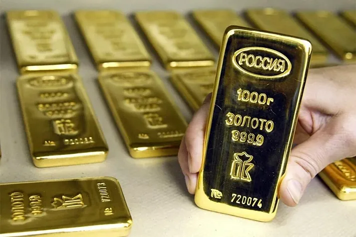Россия стала крупнейшим нетто-продавцом золота в мире среди центробанков 