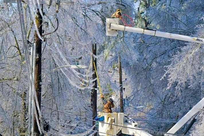 Зимний шторм в США унес 30 жизней и оставил сотни тысяч без света