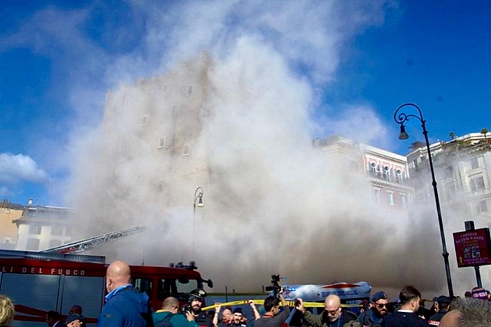 Обрушение в центре Рима превращает реставрацию в спасоперацию