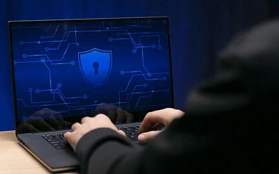 С аккаунта чиновницы неизвестные сделали крупный заказ в интим-магазине