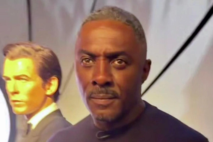 Идрис Эльба снова появился в образе Бонда — но без официального статуса