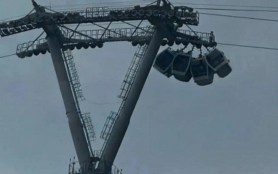 Из-за урагана на нижегородской канатной дороге застряли 11 человек