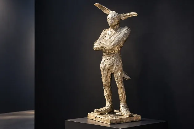 Джонни Депп впервые показал бронзового Bunnyman