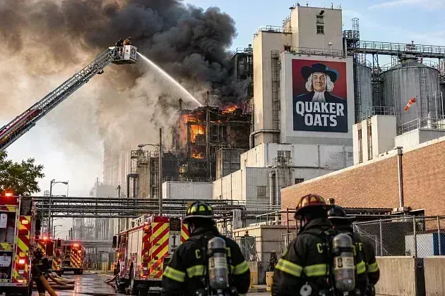 После взрыва на заводе Quaker Oats в Айове вспыхнул пожар