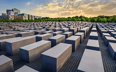 Нападение с ножом у мемориала жертвам Холокоста в Берлине