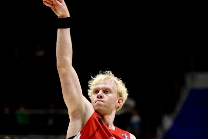 Даниила Касаткина освободили во Франции и он вернулся в Москву