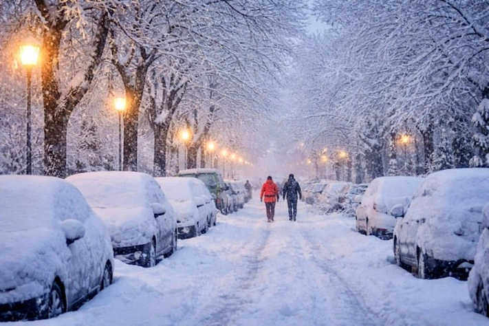 Лёд и снег парализовали транспорт в Европе