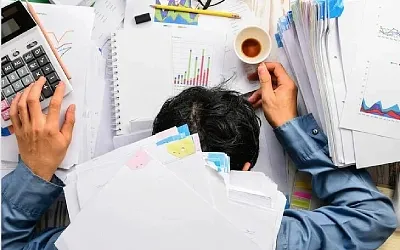 В России могут увеличить переработки и ввести отзыв из отпуска