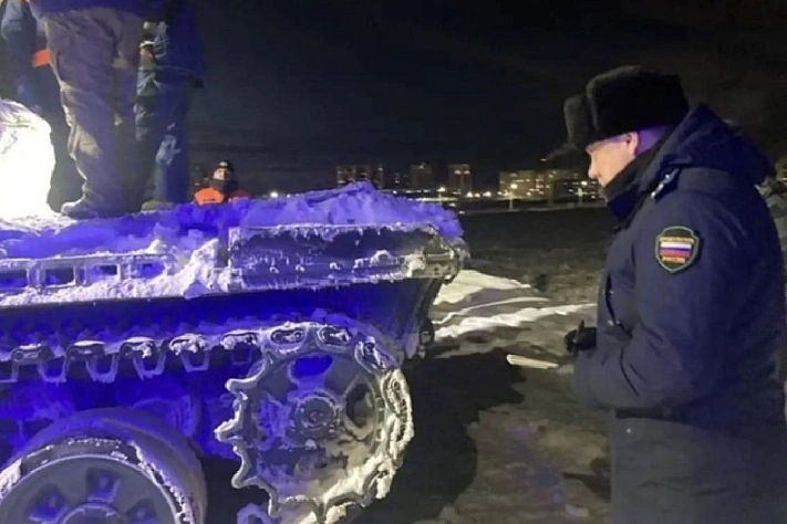 В Якутске школьника убил танк