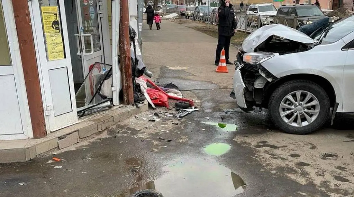 В Костроме скончался младенец, сбитый автомобилем в центре города