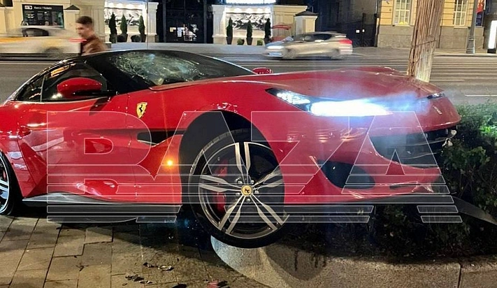 В Москве минувшей ночью водитель разбил люксовый автомобиль стоимостью в две столичные квартиры
