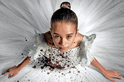 кровавый хоррор «эбигейл» вышел онлайн