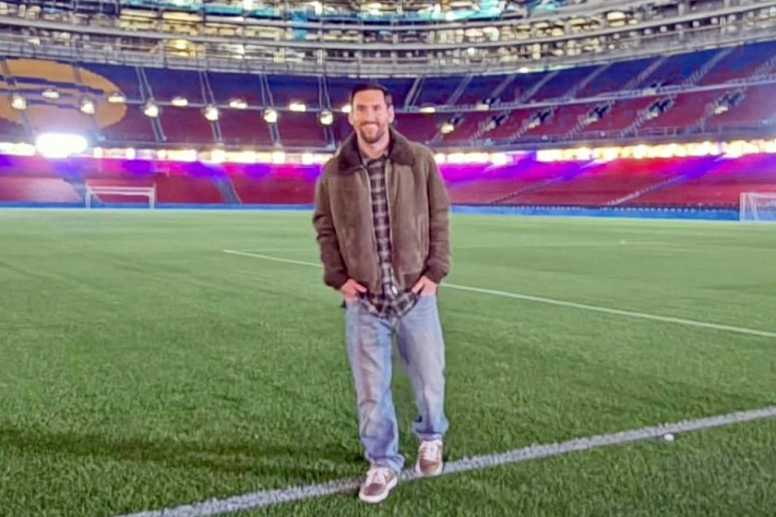 Месси без предупреждения появился на «Камп Ноу»