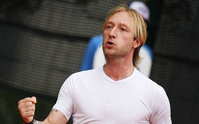 Евгений Плющенко послал депутатов «в космос»