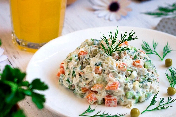 Почему оливье может быть опасен для здоровья