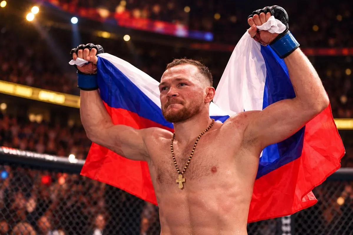 Пётр Ян защитил чемпионский пояс UFC в Абу-Даби