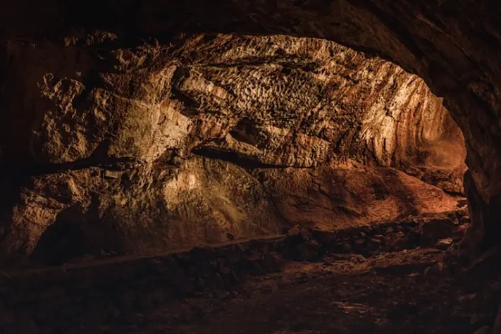 На Марсе обнаружены карстовые пещеры