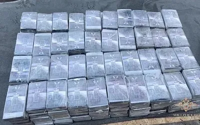 Двоих россиян задержали с 200 килограммами кокаина