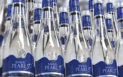 В России заблокировали продажу 112 тысяч бутылок воды Baikal pearl