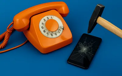 Россияне снова чаще звонят по номеру телефона