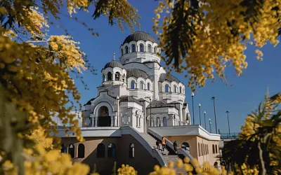 В Сочи деньги верующих тратили на шампанское, пляжные плавки и креветки