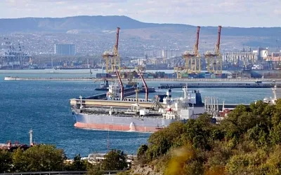 Индийские НПЗ отказались от российской нефти после давления США