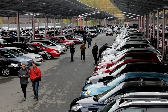 В июле на российском авторынке продолжилось падение продаж