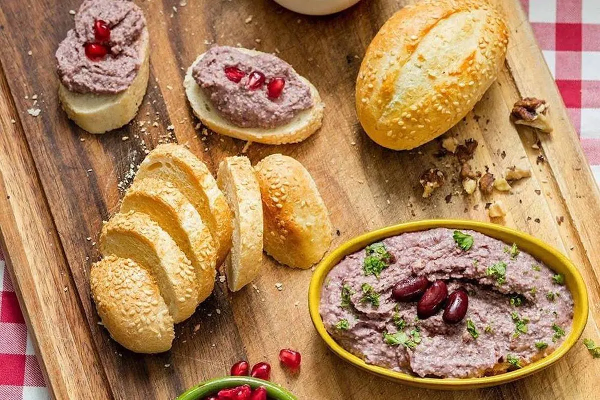 Постный паштет из фасоли: простой рецепт для вкусного и полезного перекуса