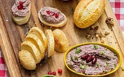 Постный паштет из фасоли: простой рецепт для вкусного и полезного перекуса