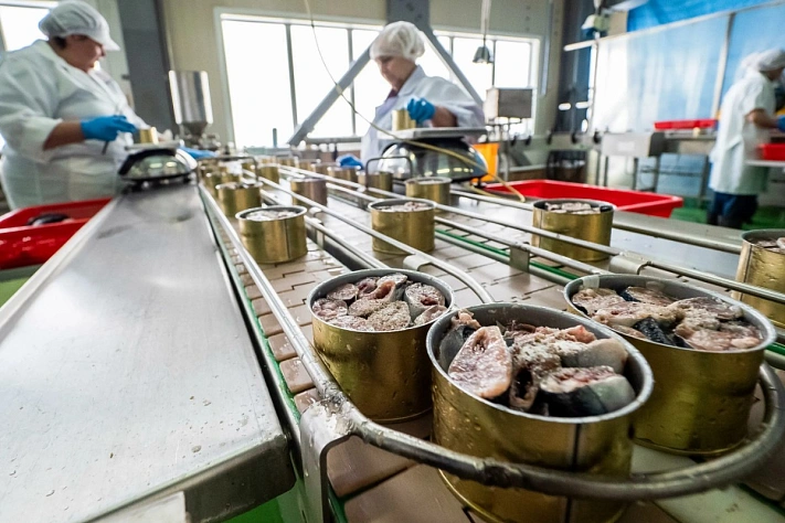 Производство рыбных консервов в России начало снижаться
