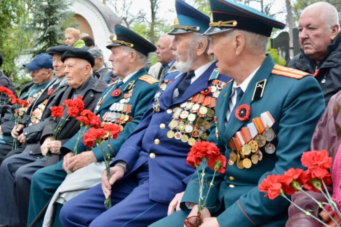 Кабмин утвердил единовременные выплаты к 80-летию Победы
