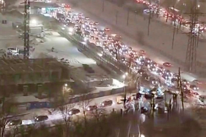 Ростов встал из-за метели и многочасовых пробок