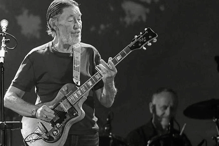 Умер Крис Ри — голос дороги и тихой меланхолии