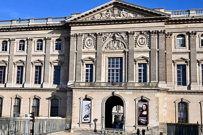 Сотрудники Лувра объявили забастовку в Париже