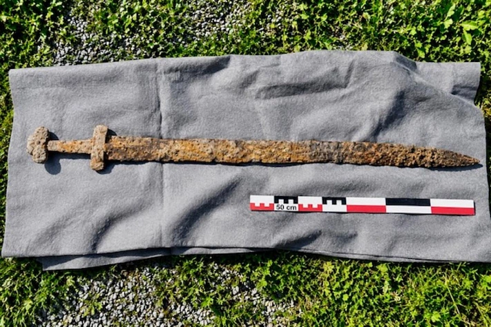 Школьник в Норвегии нашёл меч возрастом 1300 лет