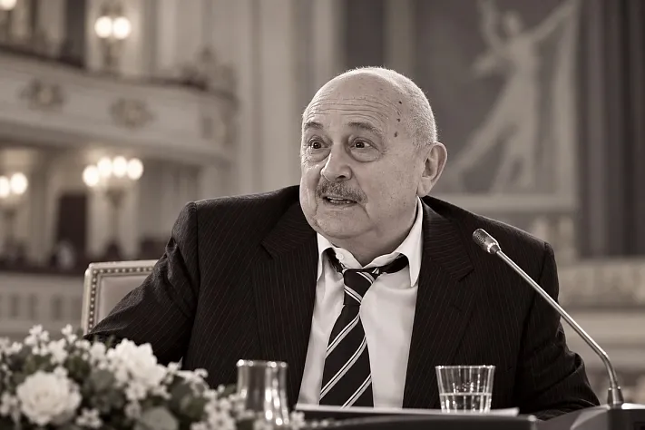 Умер режиссер Александр Шаровский