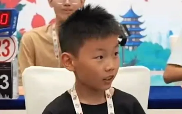 9-летний школьник из Китая побил мировой рекорд по сборке кубика Рубика