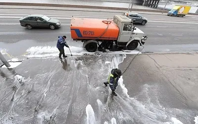 Улицы Вологодской области начали мыть с шампунем