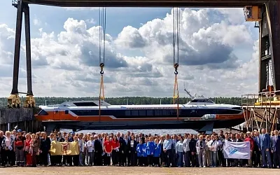 В Нижнем Новгороде спустили на воду два новых «Метеора 120Р»